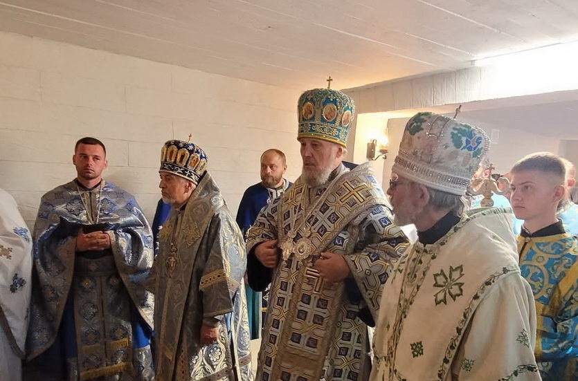 Богослужіння у монастирі Благовіщення Пресвятої Богородиці с. Голинь