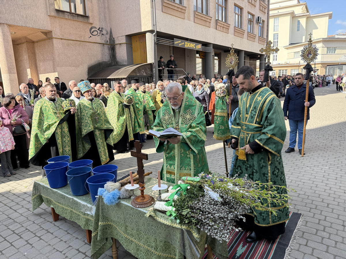 Богослужіння в день свята Входу Господнього в Єрусалим
